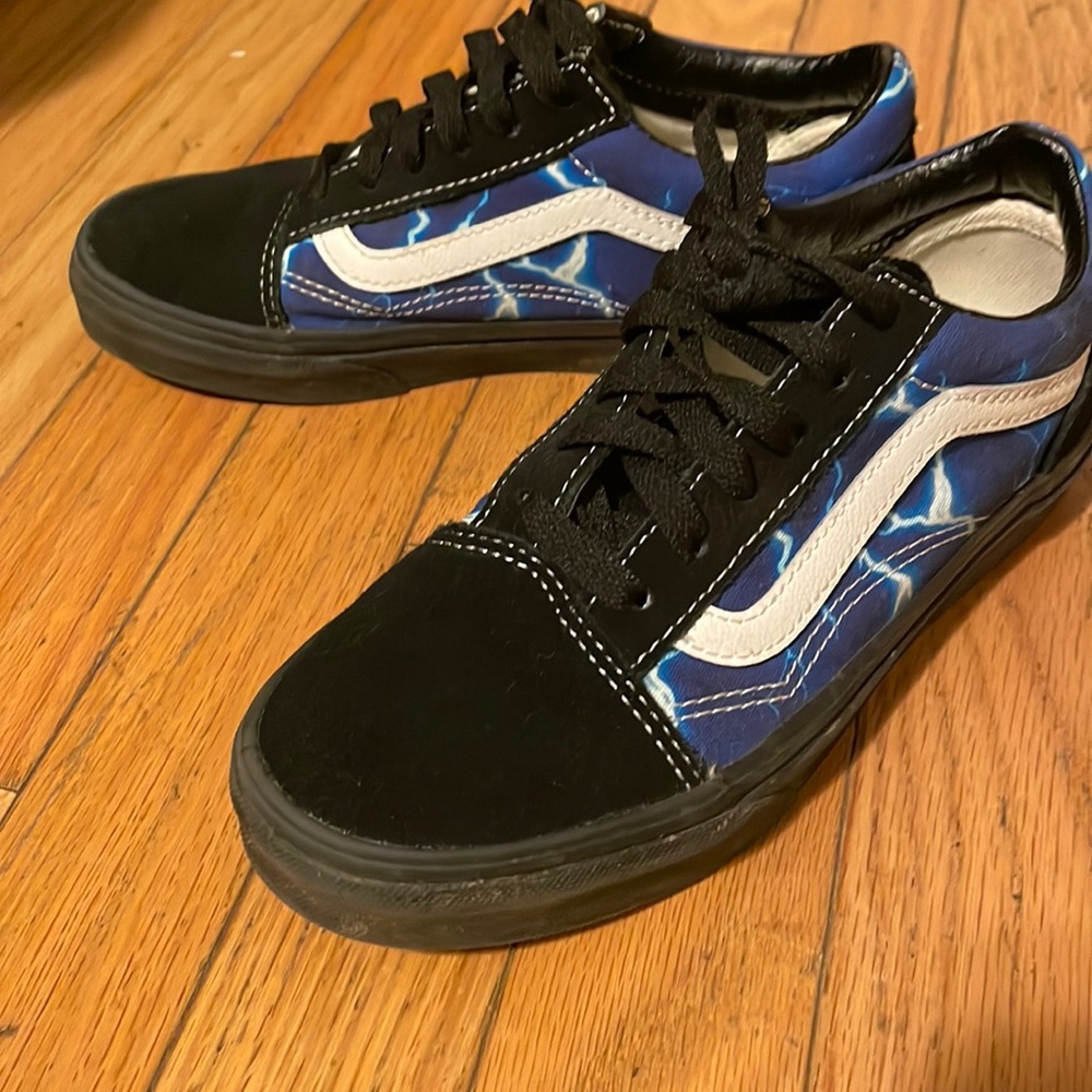Boys sneakers